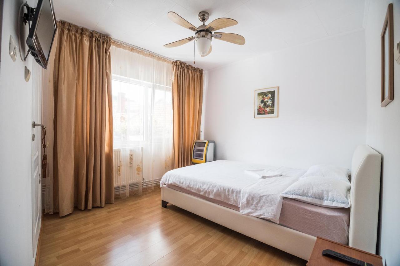 Transylvania Guest House บราชอฟ ภายนอก รูปภาพ