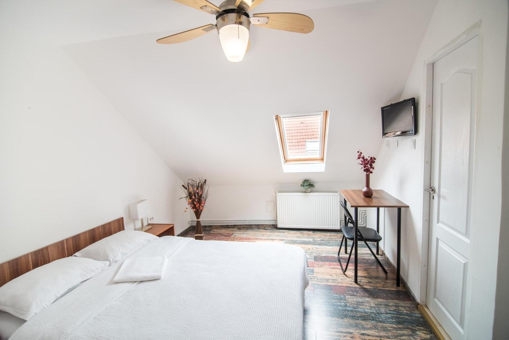 Transylvania Guest House บราชอฟ ภายนอก รูปภาพ